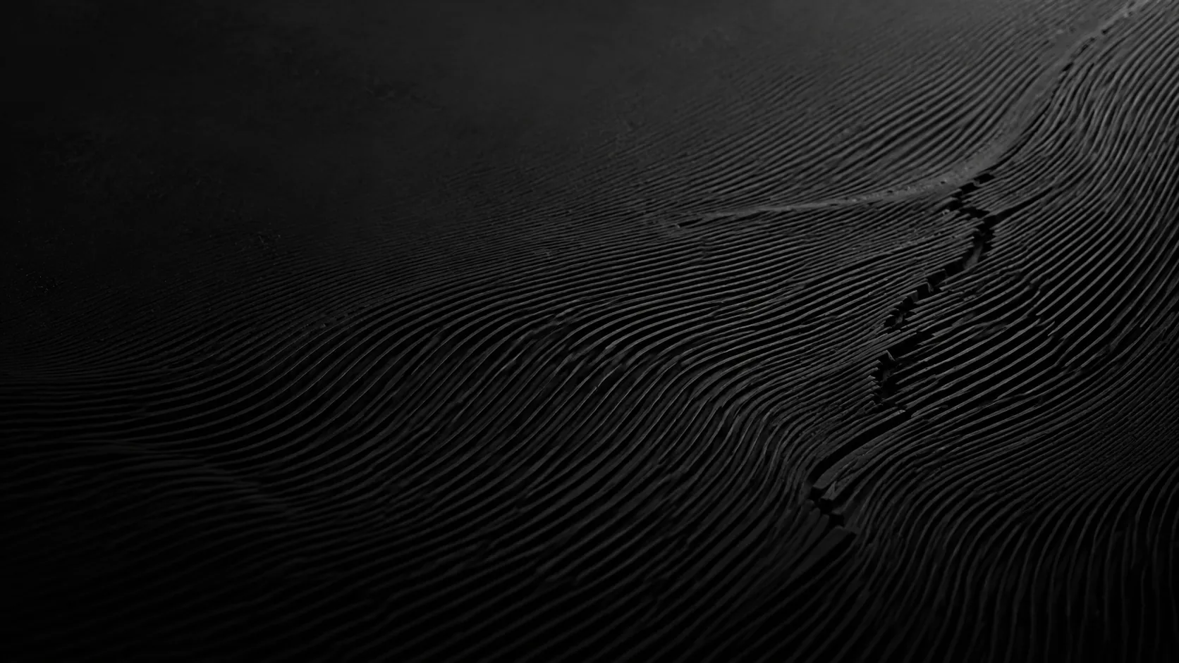 Black desktop wallpaper
